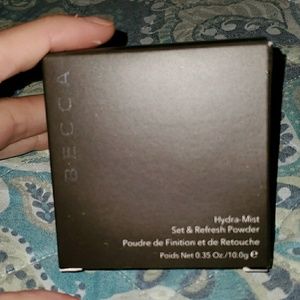 Becca hydra-mist set and refresh powder.